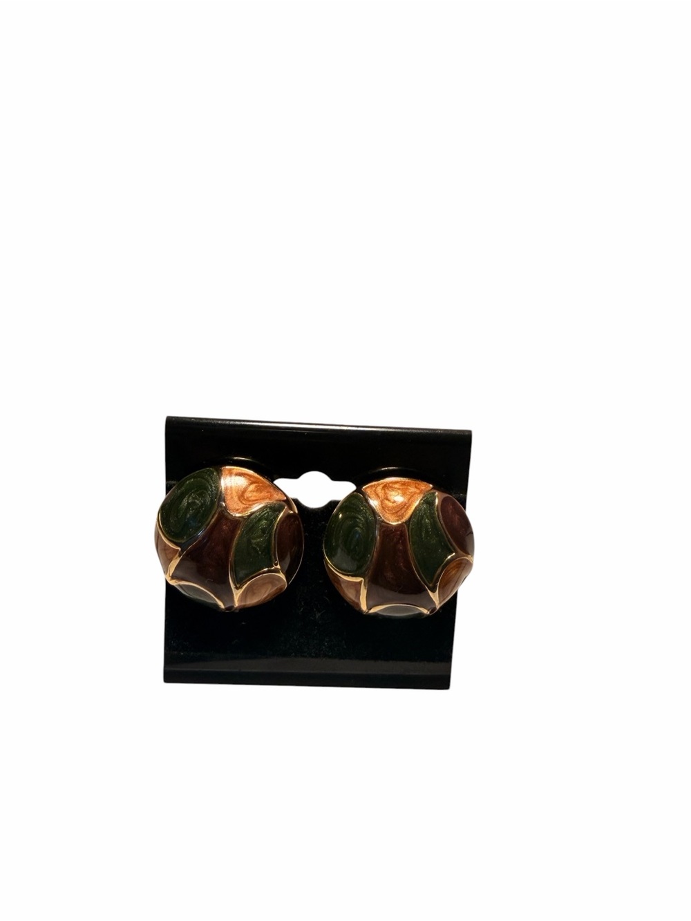 Round Vintage Clip on earrings.